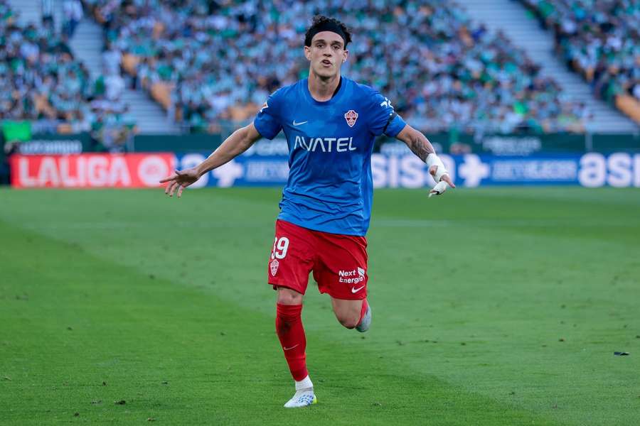 Héctor Fort liczy na nowy etap w Barcelonie po udanym wypożyczeniu do Elche Héctor Fort liczy na nowy etap w Barcelonie po udanym wypożyczeniu do Elche