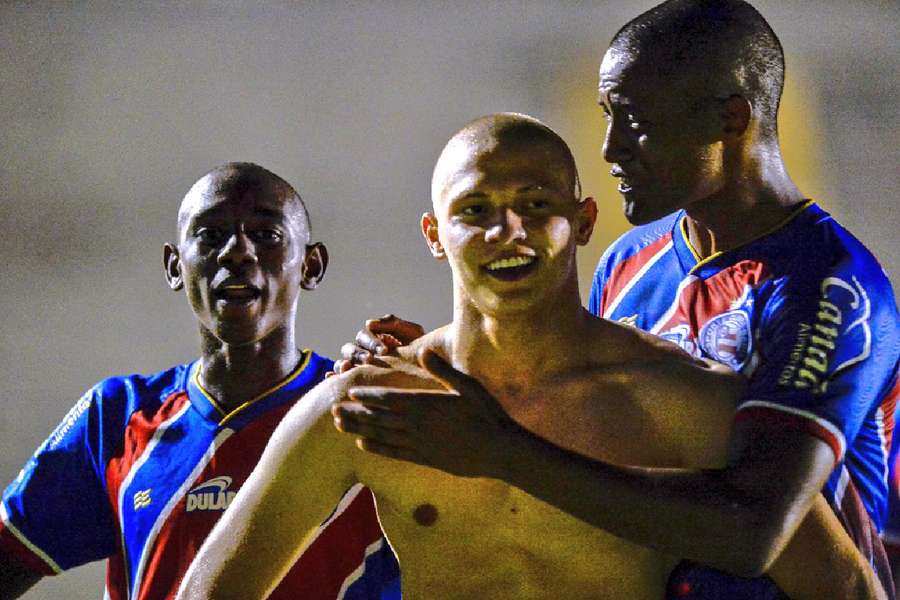 Dell celebra após marcar em Capivari e selar classificação do Bahia