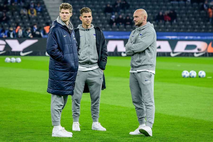 Florian Niederlechner (M.) und Toni Leistner (r.) gehen unter die Schauspieler.