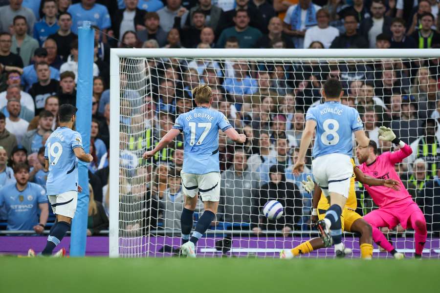 Gól Kevina De Bruyneho rozhodl o výhře City nad Wolves 1:0.