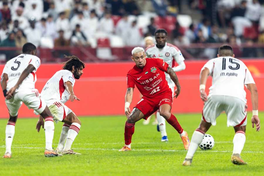 Shabab Al-Ahli levou a melhor em casa do Al Jazira