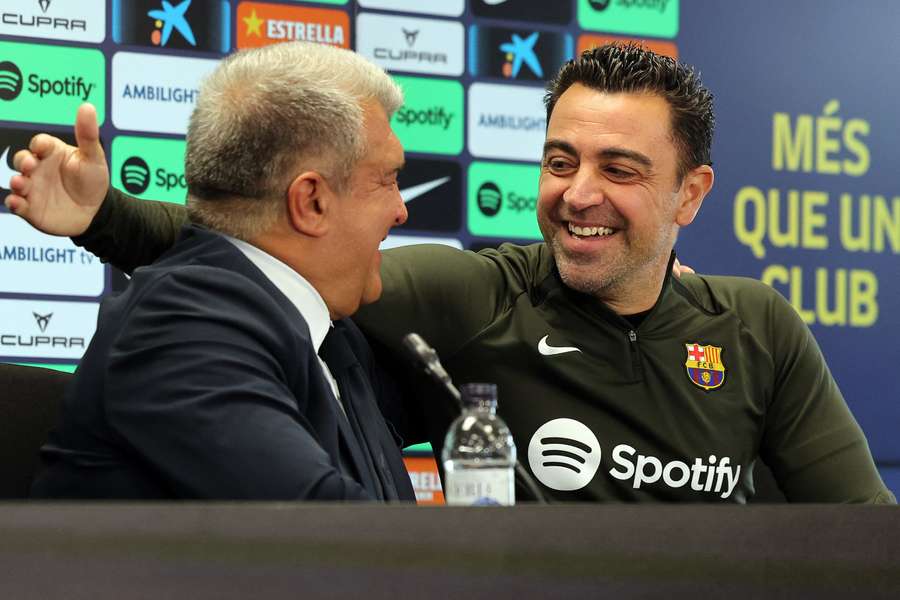 Xavi kunne torsdag fortælle, at han tager endnu en sæson i dén klub, hvor han som aktiv spiller tilbragte 24 år.
