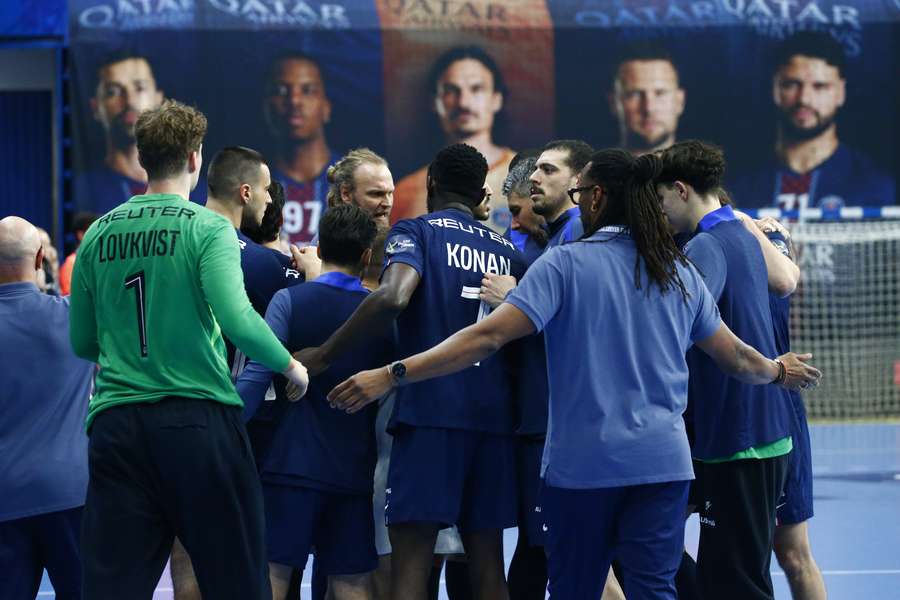 Le PSG Handball durant un temps mort ce soir. Le PSG Handball durant un temps mort ce soir.