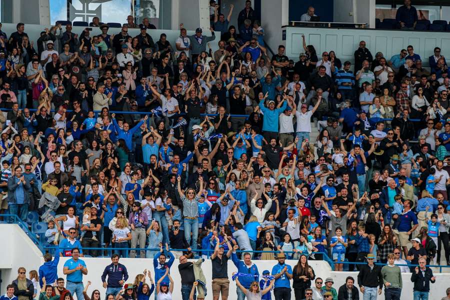 Adeptos do Belenenses não puderam levar bandeiras
