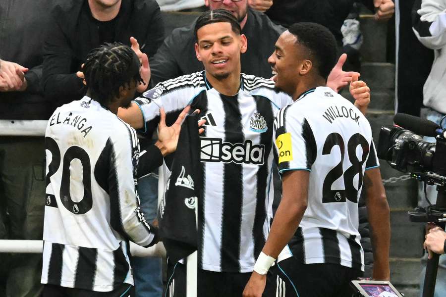 O Newcastle conseguiu uma vitória heroica diante do Manchester United