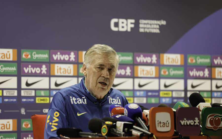 Ancelotti em entrevista coletiva Ancelotti em entrevista coletiva