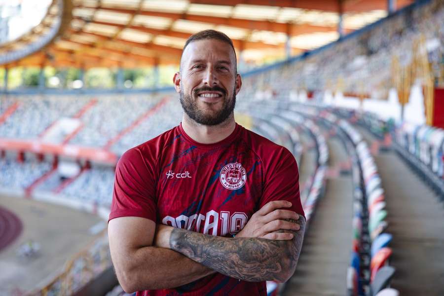 Sema Velázquez continua em Portugal