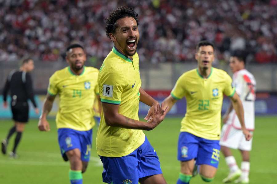 Marquinhos steg til vejrs og sikrede Brasilien alle tre points.