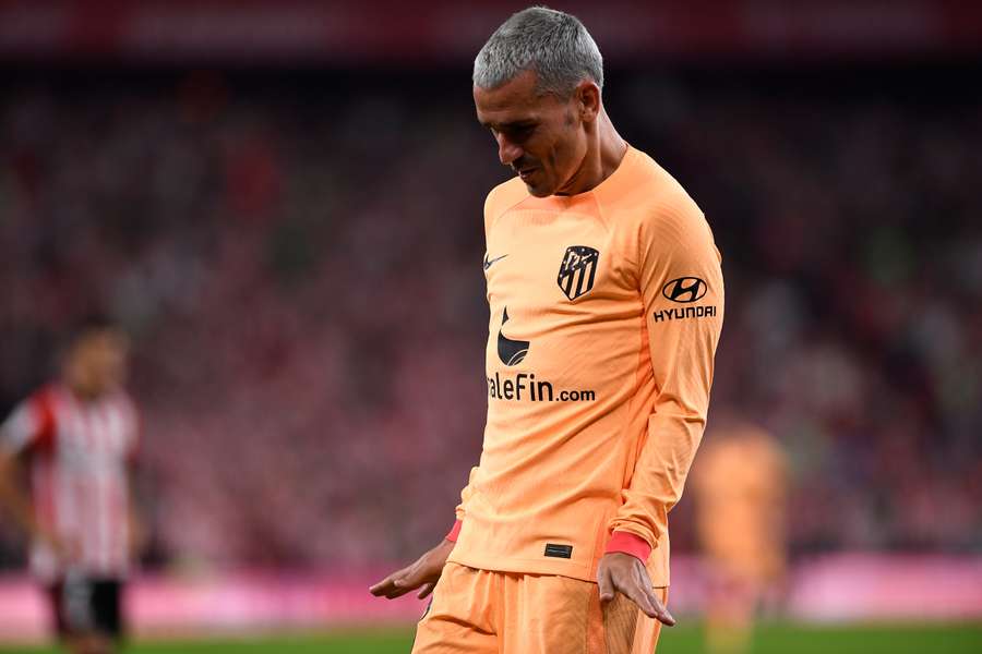 Griezmann le da la victoria a un Atlético que sobrevive al asedio bilbaíno en San Mamés