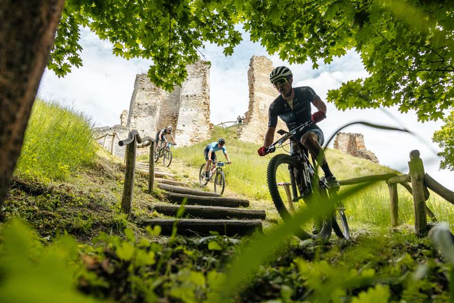 Cyklisté během L'Etape Czech v Prachaticích.