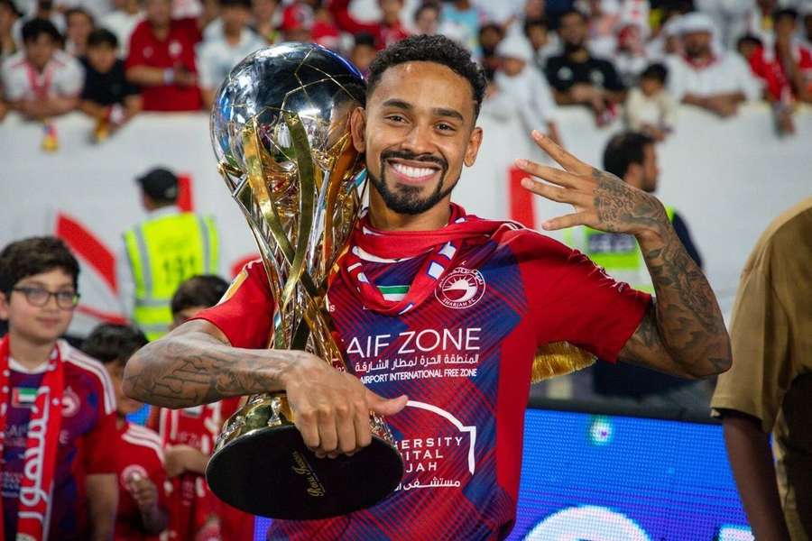Caio Lucas festeja pelo Al Sharjah