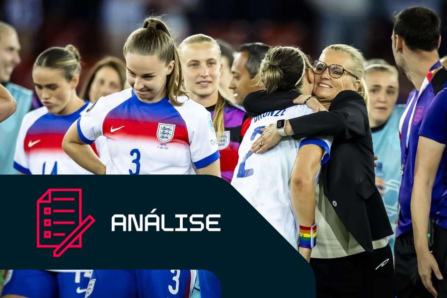 As inglesas festejam a qualificação para as meias-finais do Campeonato da Europa Feminino