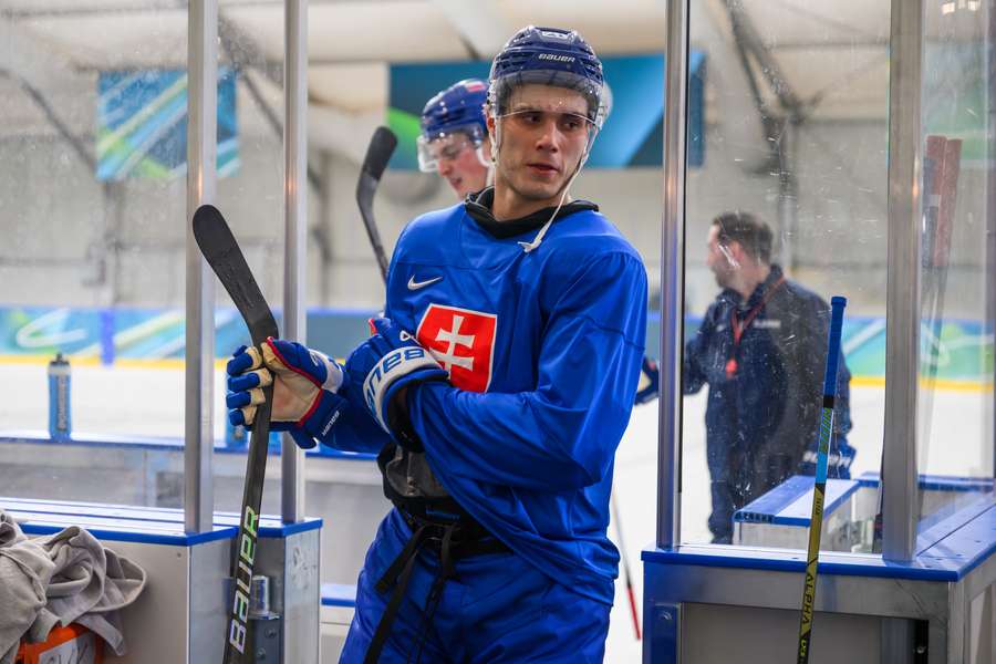 Slafkovský po tréningu.