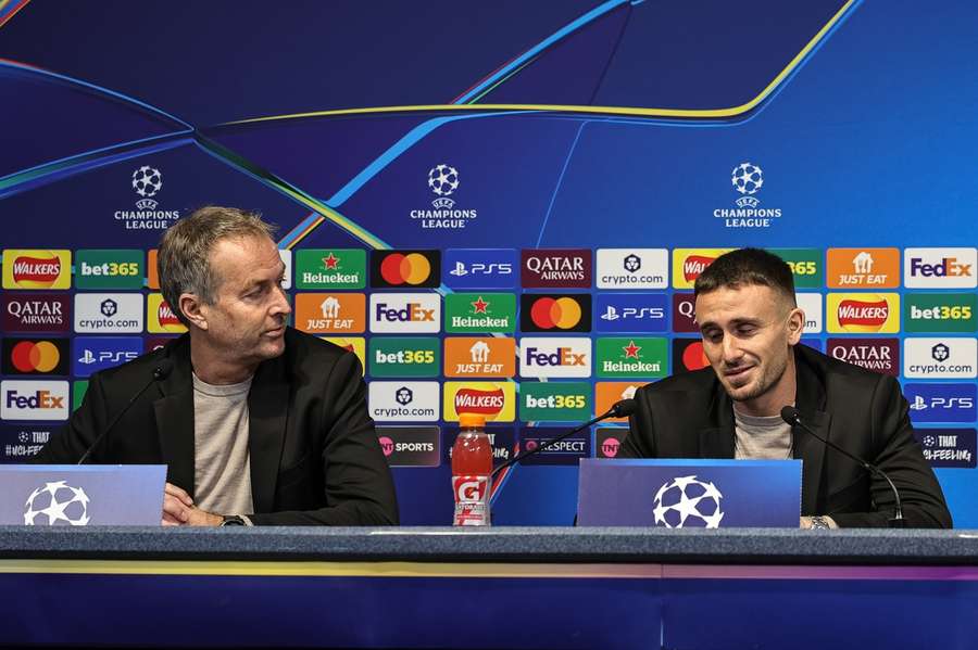 Hjulmand (l.) und Aleix García bei der Pressekonferenz