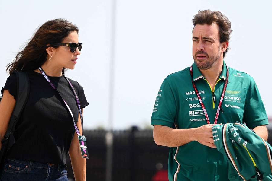 Melissa Jiménez (I) y Fernando Alonso (D)