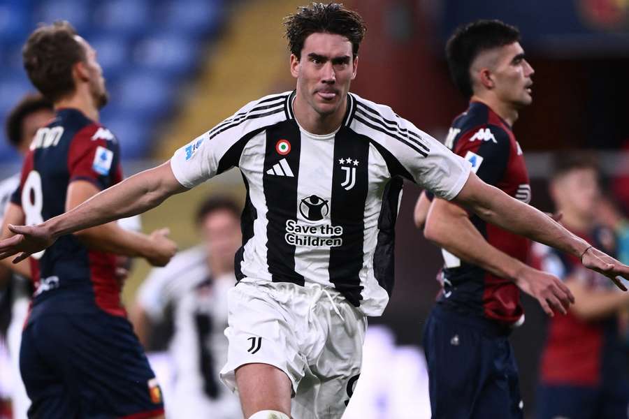 Vlahovic fez dois gols na vitória da Juventus sobre o Genoa