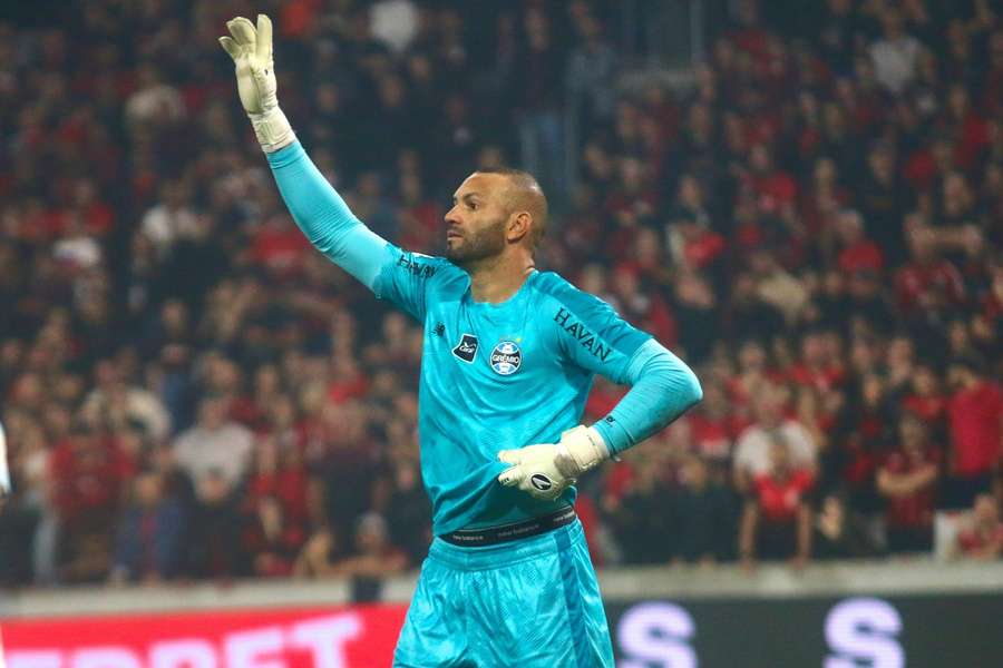 Weverton trocou o Palmeiras pelo Grêmio