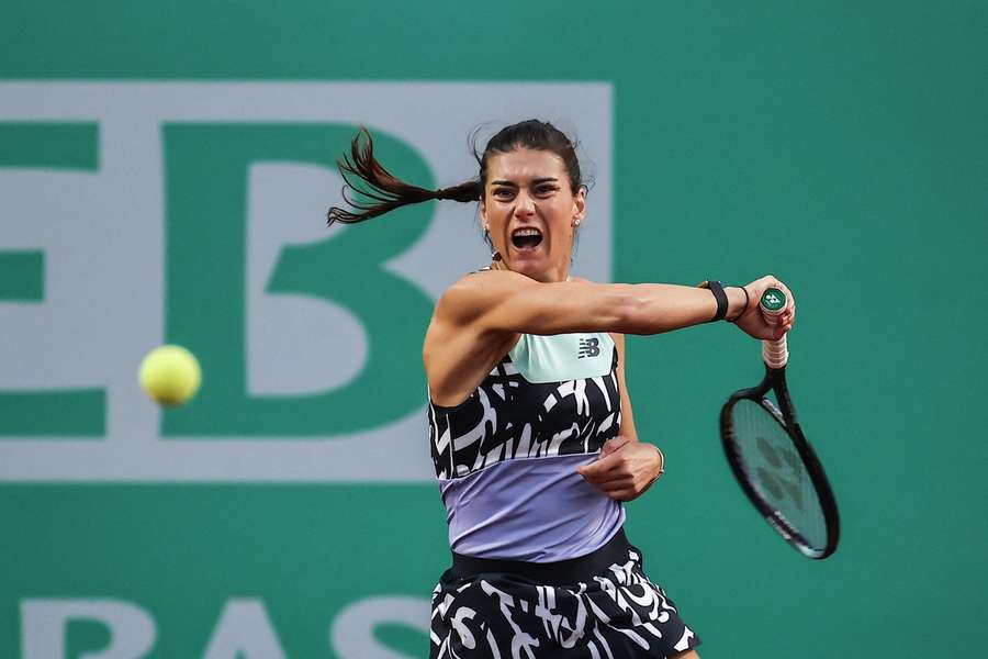 Sorana Cîrstea s-a calificat în optimile de finală ale turneului WTA 250 de la Rouen Sorana Cîrstea s-a calificat în optimile de finală ale turneului WTA 250 de la Rouen