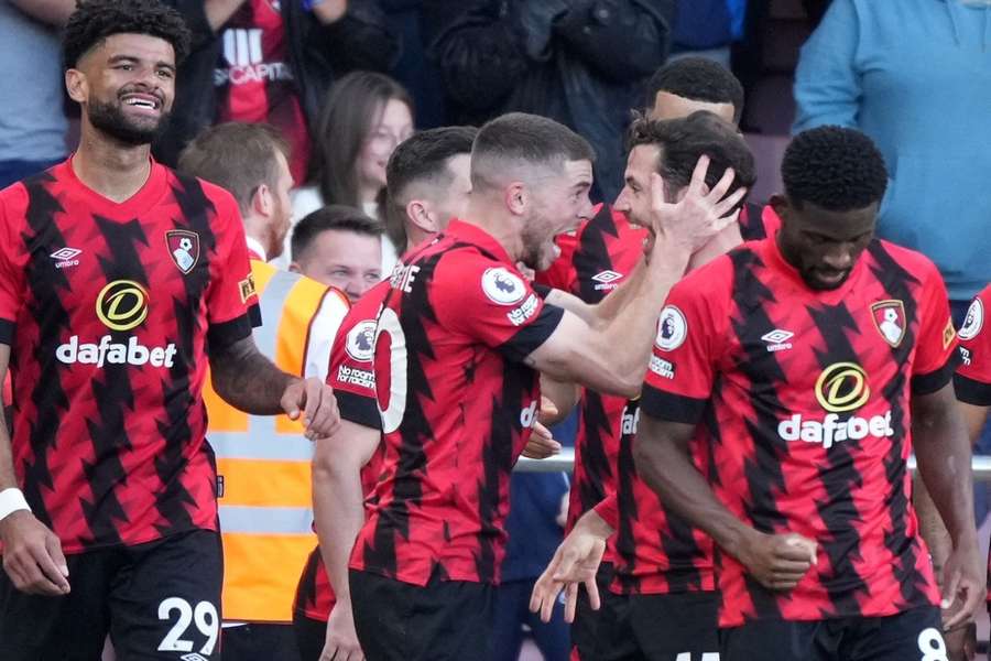 Cherries come from behind to claim victory against struggling Foxes