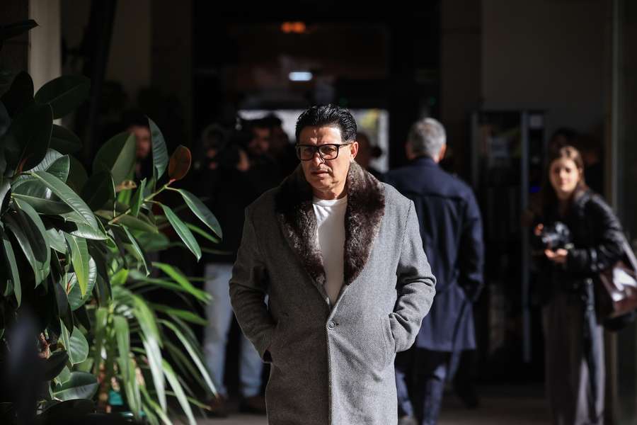 Vítor Catão à chegada ao Tribunal São João Novo no Porto para o julgamento da "Operação Pretoriano"