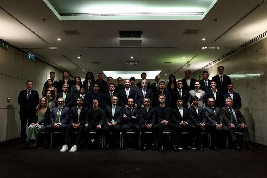 A fotografia de grupo com os 41 galardoados com os Prémios Stromp