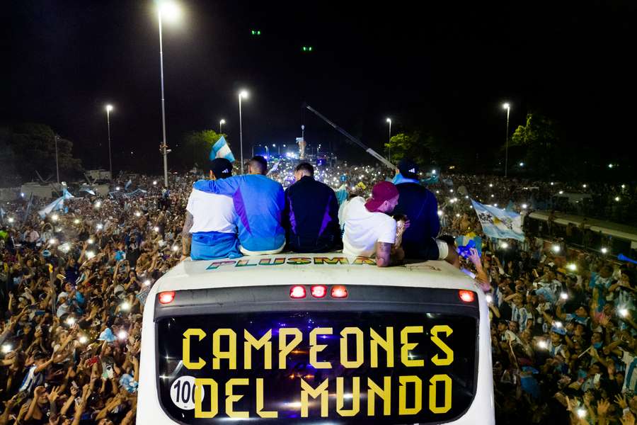 A festa tomou conta do país nos dias seguintes à conquista A festa tomou conta do país nos dias seguintes à conquista