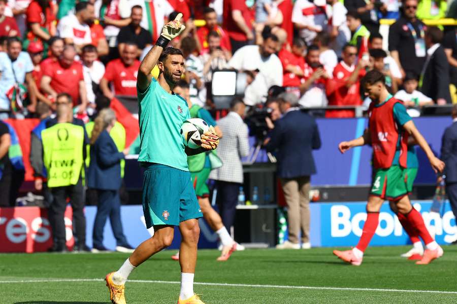 Patricio warming up for Portugal