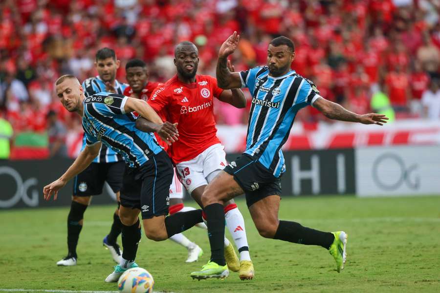 Situação grave no Rio Grande do Sul forçou adiamento dos jogos de Grémio e Inter