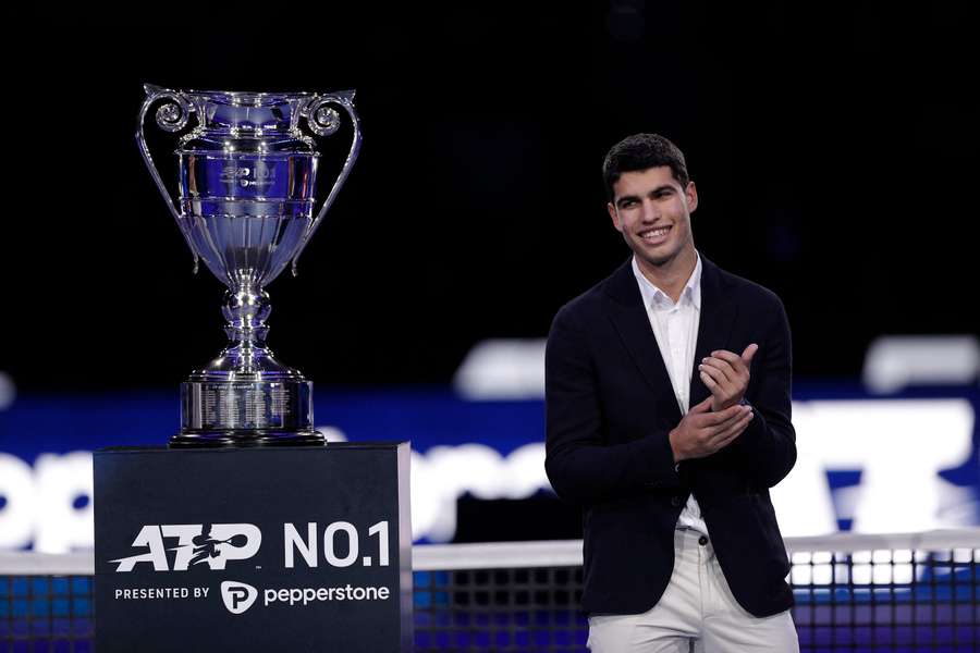 Alcaraz eager to reclaim top ranking from Djokovic