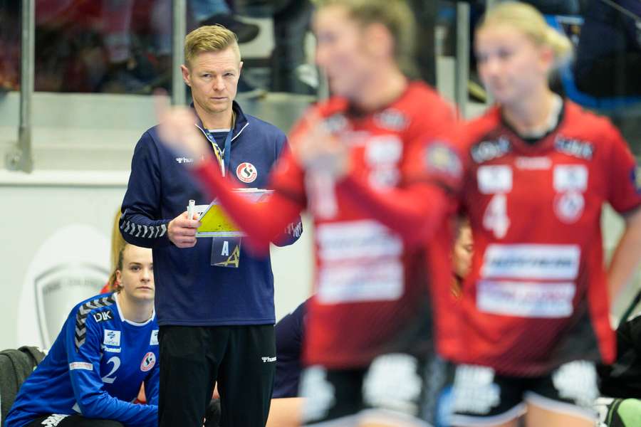 Team Esbjerg og træner Jesper Jensen cruiser mod det danske mesterskab.