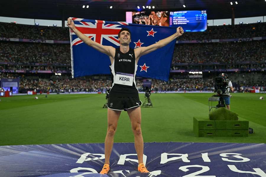 El neozelandés Hamish Kerr, orgulloso campeón olímpico