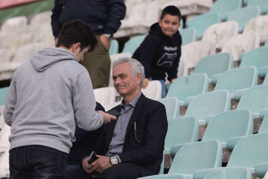 José Mourinho assistiu ao Vitória FC - Sintrense nas bancadas do Bonfim