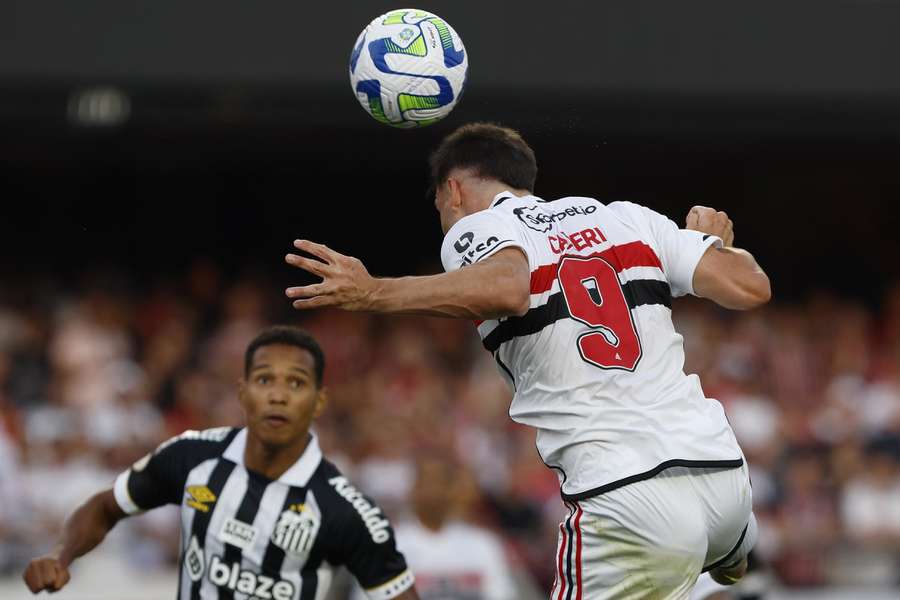 Calleri fez os dois primeiros gols no Morumbi