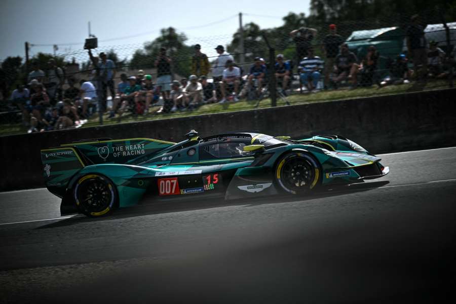24 heures du Mans, une bataille serrée en tête entre Toyota, Cadillac et BMW 24 heures du Mans, une bataille serrée en tête entre Toyota, Cadillac et BMW
