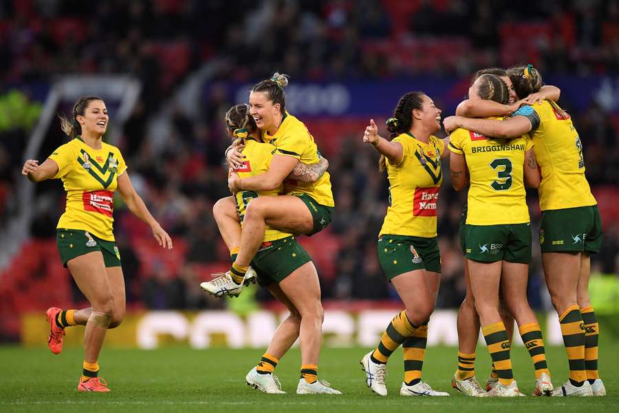 Australia thrash New Zealand to retain women's World Cup