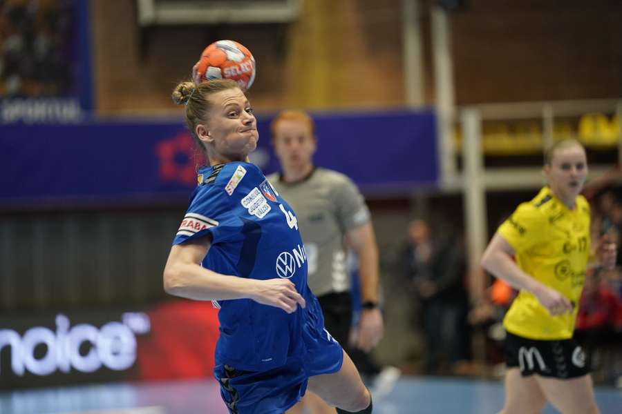 SCM Râmnicu Vâlcea câștigă și conduce cea mai grea grupă din EHF European League