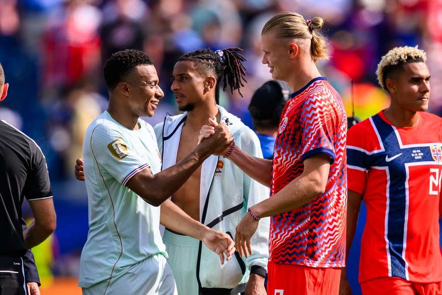 Mbappé, Olise a Haaland po zápase Francúzska s Nórskom.