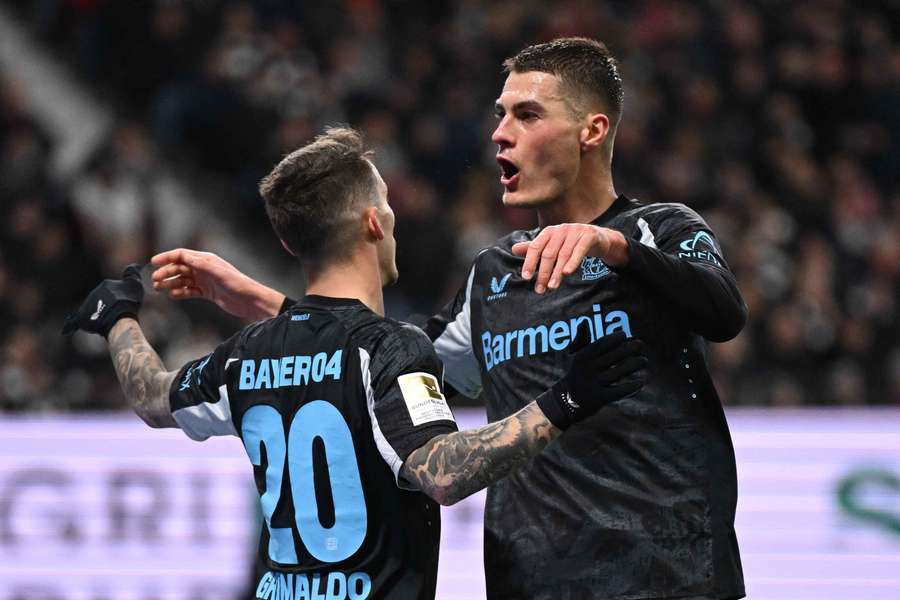 Patrik Schick pomohl Leverkusenu 16. ligovým gólem sezony k výhře 4:1 ve Frankfurtu. 