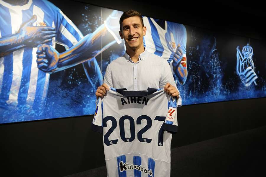 Aihen Muñoz firma hasta 2027.