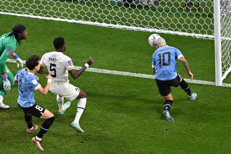 Uruguay deschide scorul în confruntarea cu Ghana