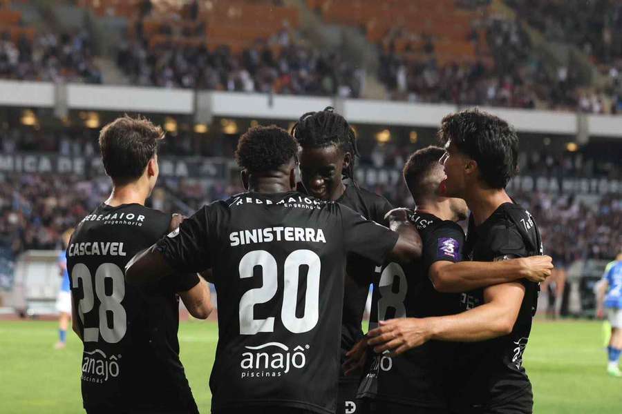 Académica venceu o Varzim por 1-0 e fez a festa em Coimbra