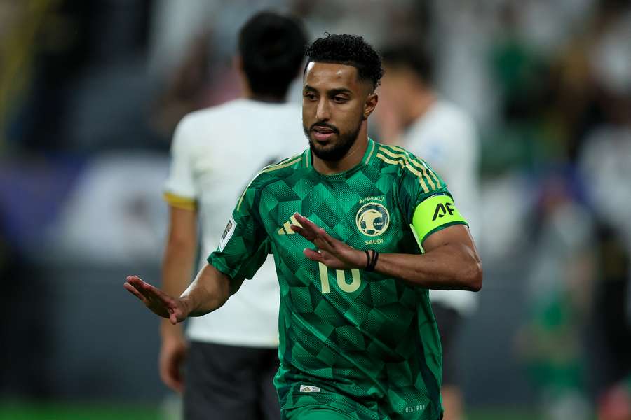 Salem Al-Dawsari célèbre son but lors du match du groupe C des qualifications asiatiques pour la Coupe du monde 2026 entre l'Arabie saoudite et la Chine à l'Al-Awwal Park de Riyad, le 20 mars 2025.