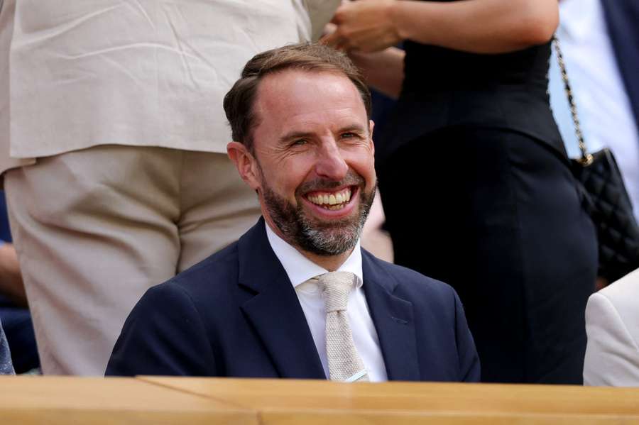Gareth Southgate si užíva život bez futbalu. Gareth Southgate si užíva život bez futbalu.