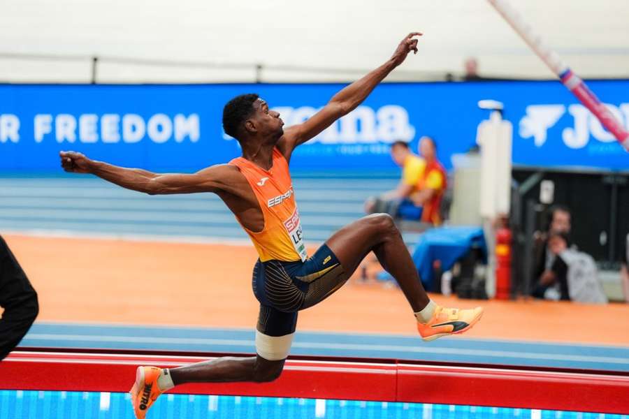 Lester Lescay, en su único salto válido, que le dio el bronce
