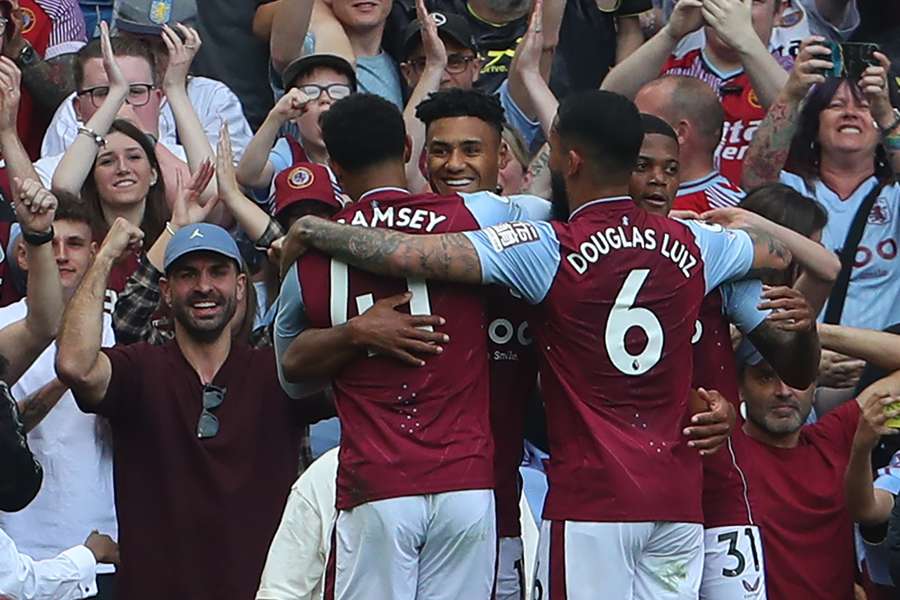 Aston Villa voltará a disputar competições europeias depois de 12 anos