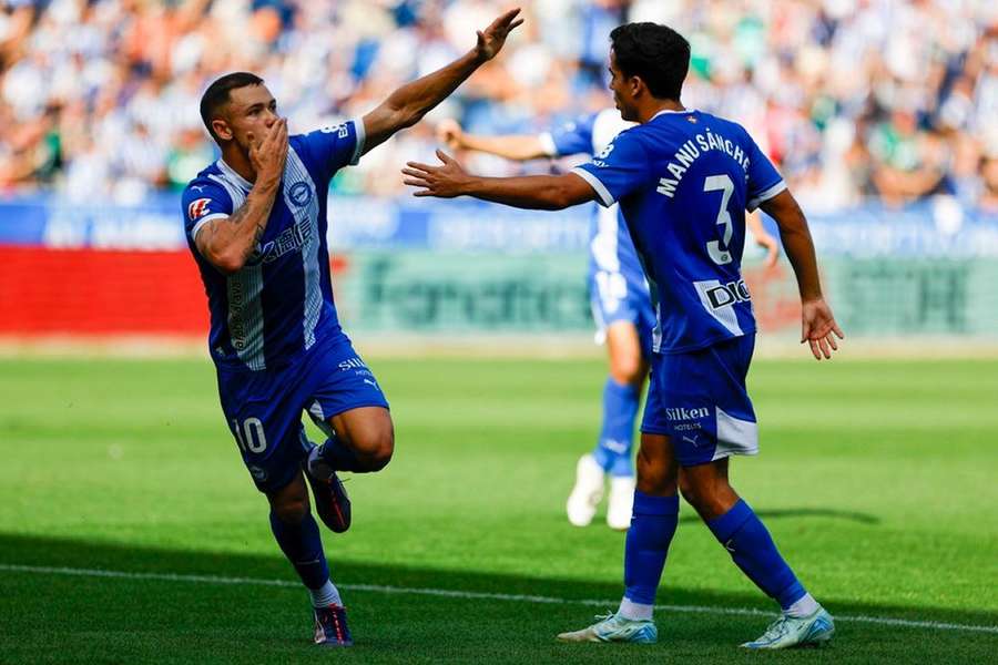 Coudet debut shock as Alaves dumped out of Copa by Deportiva Minera