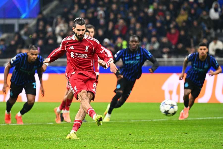 Szoboslai marcou de penálti Szoboslai marcou de penálti