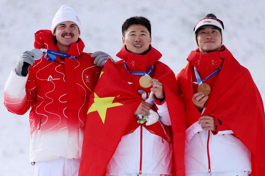 Xindi Wang ze złotem w skokach akrobatycznych. Srebrny Noe Roth, brąz dla Li