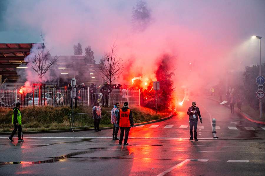 Seguidores del Marsella antes del partido contra el Lyon el mes pasado.