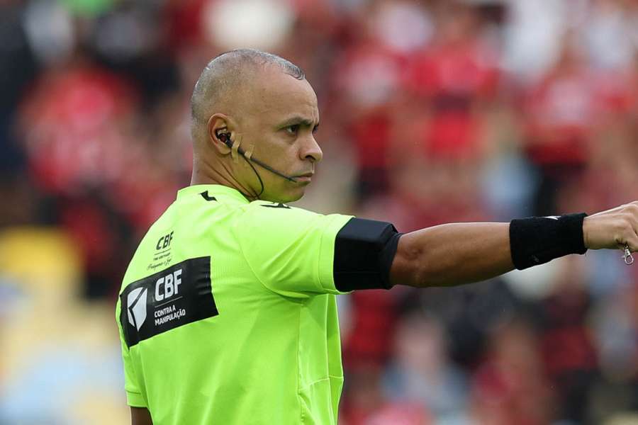 Wilton Pereira Sampaio estará à frente da arbitragem na final Wilton Pereira Sampaio estará à frente da arbitragem na final